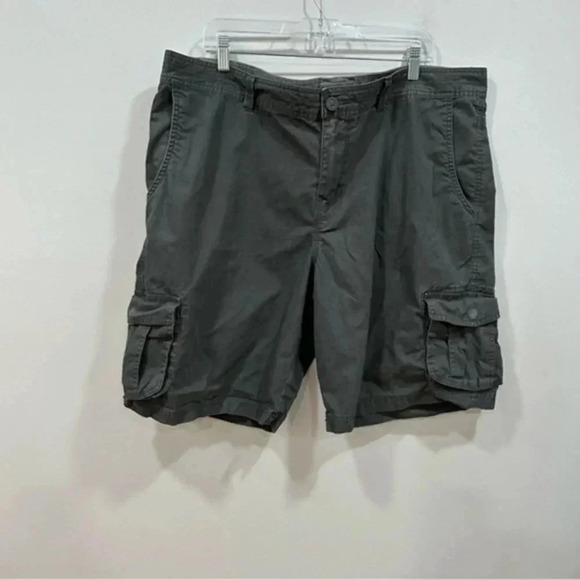 Columbia men’s gray cargo shorts 42 - Picture 1 of 13